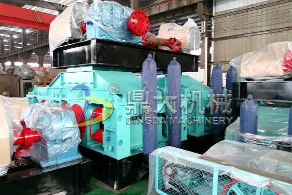 液壓對(duì)輥制砂機(jī)